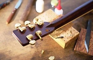 Acoustic%20Guitar%20on%20or%20steel%20st